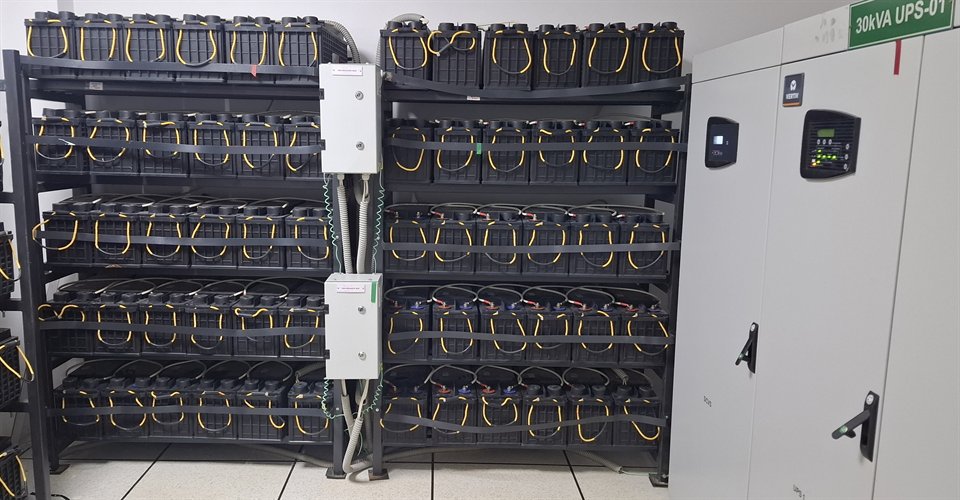 Uninterruptible power supply installation